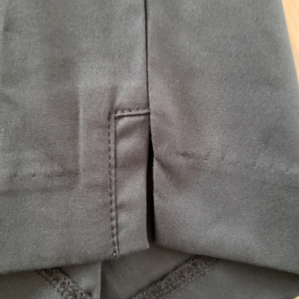 Tail Black Golf Capri Pants Size 6 ⛳ - Picture 3 of 3